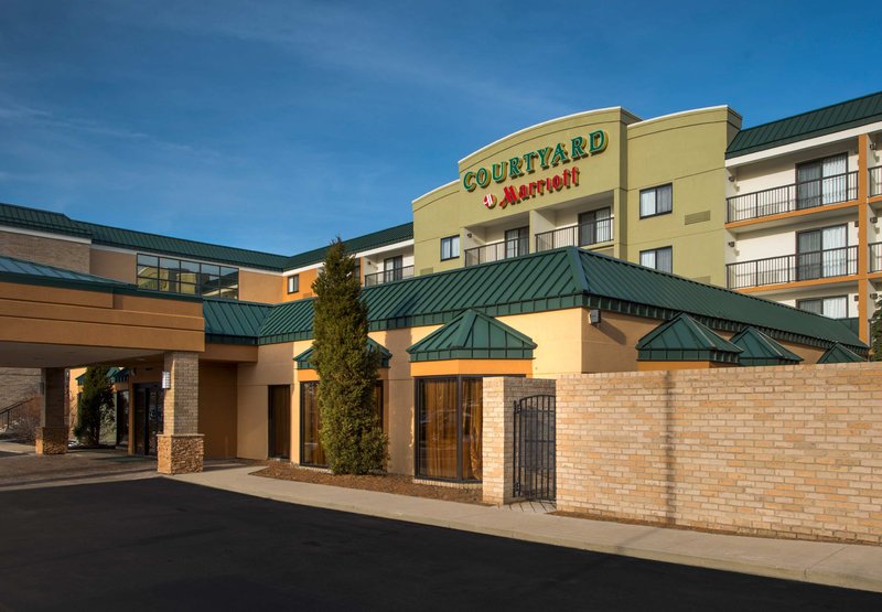 Courtyard-Beachwood