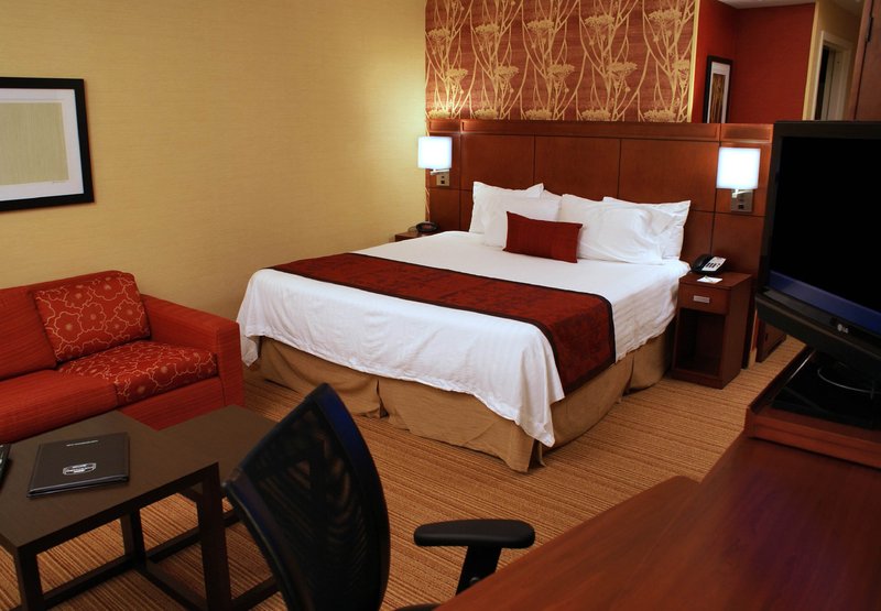 Courtyard By Marriott Lima - Lima, OH