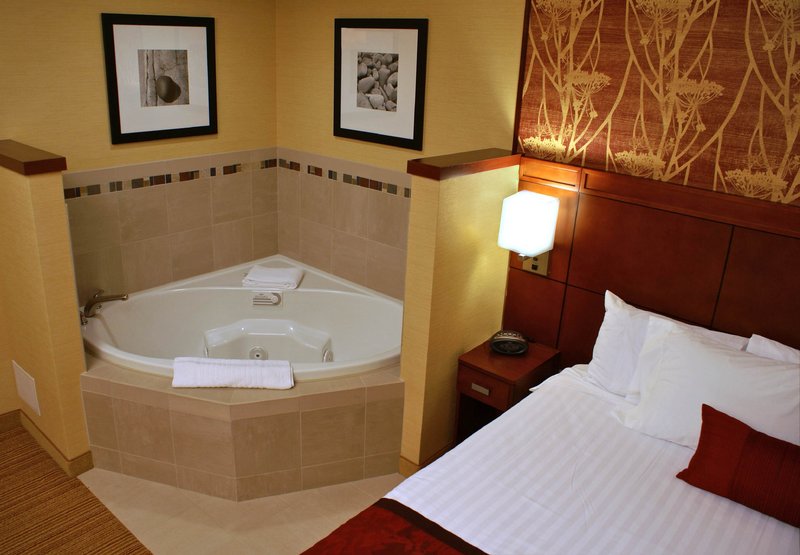 Courtyard By Marriott Lima - Lima, OH