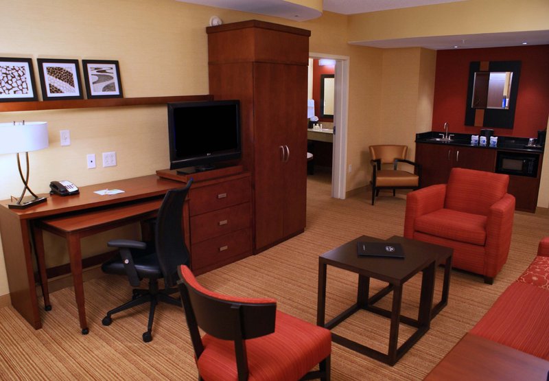 Courtyard By Marriott Lima - Lima, OH