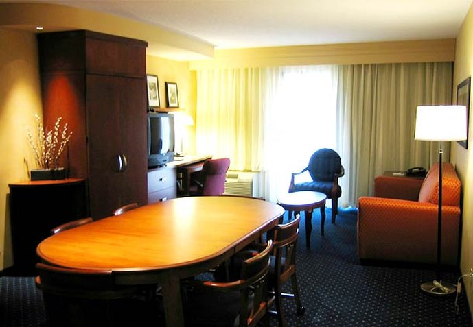 Courtyard By Marriott Kansas City Shawnee - Shawnee, KS