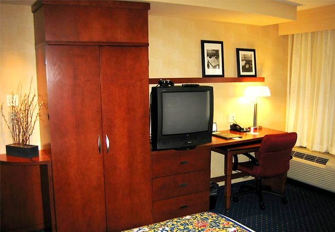 Courtyard By Marriott Kansas City Shawnee - Shawnee, KS