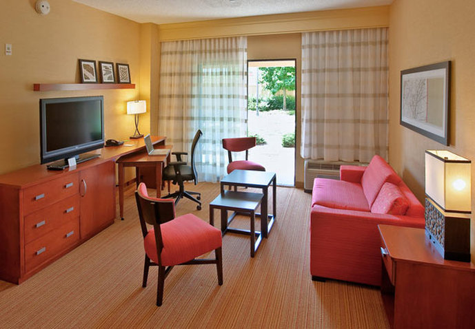 Courtyard By Marriott Roanoke Airport - Roanoke, VA