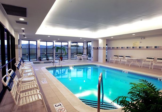 Courtyard By Marriott Roanoke Airport - Roanoke, VA