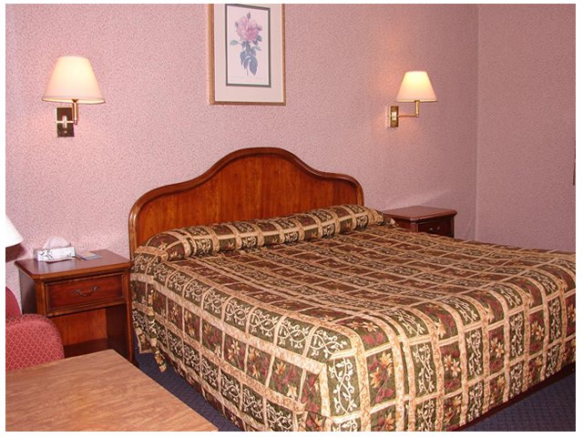 Red Carpet Inn - Denver, PA