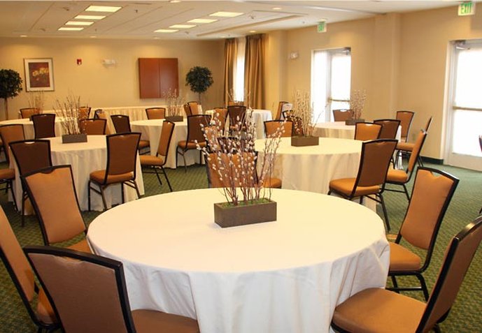 Holiday Inn Express & Suites ATLANTA EAST - LITHONIA - Dunwoody, GA