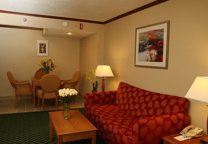 Baymont Inn & Suites Auburn Hills - Auburn Hills, MI