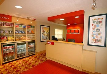 TownePlace Suites by Marriott - Lobby