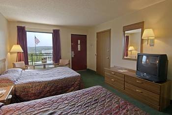 Travelodge-At The Falls - Branson, MO