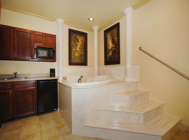 Best Western Plus-Crown Colony - Lufkin, TX