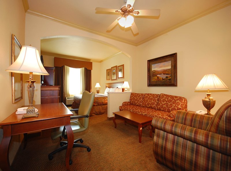 Best Western Plus-Crown Colony - Lufkin, TX