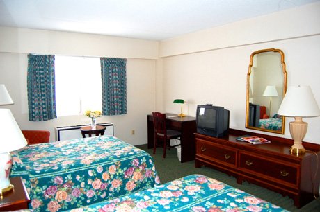 Landmark Inn-Mountain Region - Laconia, NH