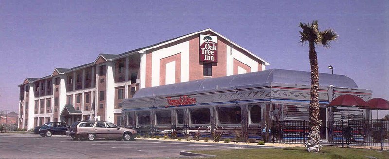 Oak Tree Inn - Yermo, CA