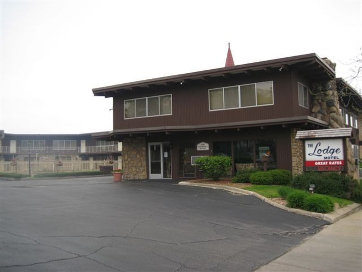 The Lodge - Charlevoix, MI