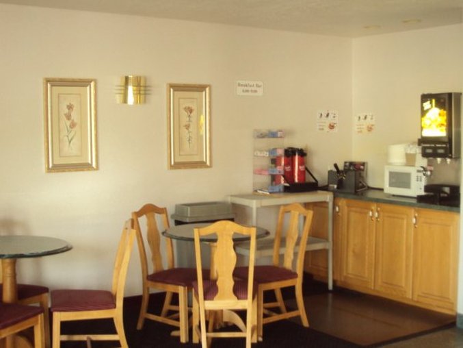 Economy Lodge - Nephi, UT
