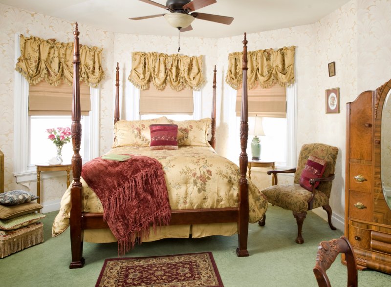 Whistling Swan Inn - Stanhope, NJ