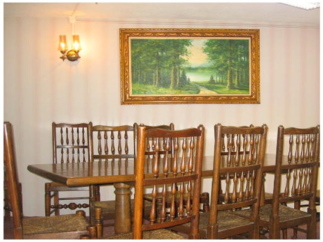 Red Carpet Inn & Suites - Ebensburg, PA
