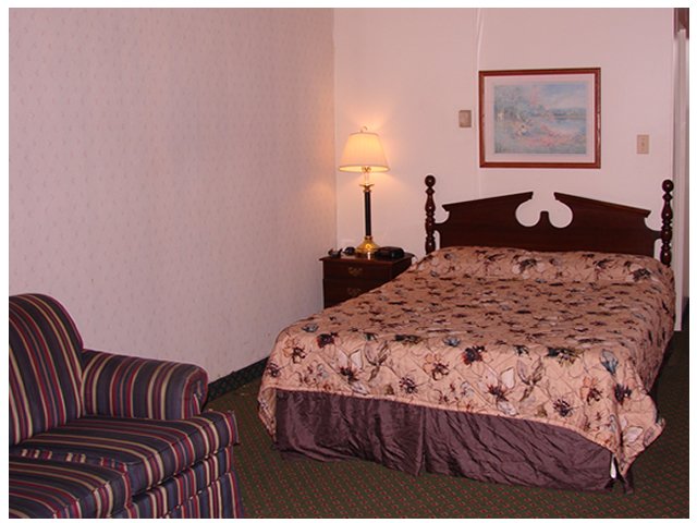 Red Carpet Inn & Suites - Ebensburg, PA