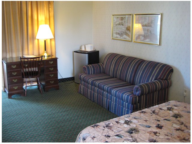 Red Carpet Inn & Suites - Ebensburg, PA