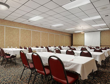 Ramada By Wyndham Marshall - Marshall, MN