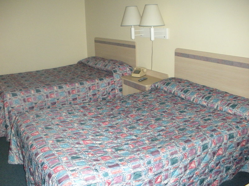 Regency Inn And Conference Center - Clinton, IA