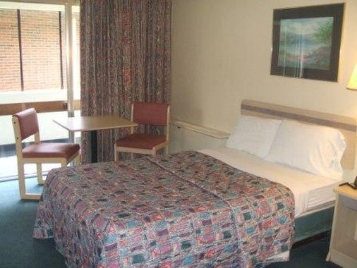 Regency Inn And Conference Center - Clinton, IA