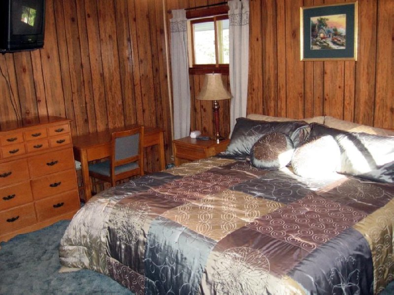 Lazy E Motor Inn - Laconia, NH