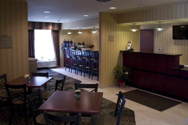Cobblestone Inn & Suites - Vinton, IA