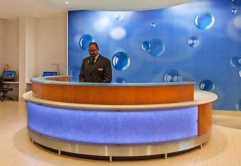 SpringHill Suites Pittsburgh Southside W - Lobby