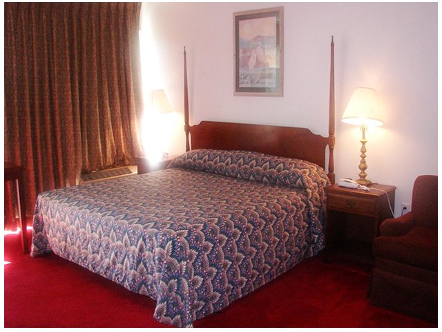 Red Carpet Inn - Jesup, GA