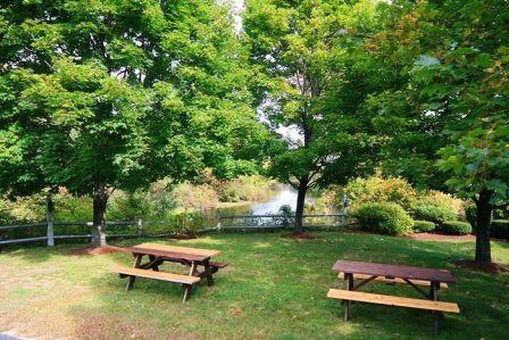 Jack Daniels Motor Inn - Peterborough, NH