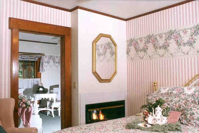 Arbor Hill Inn - LaPorte, IN