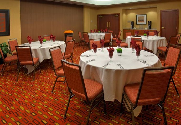 Courtyard By Marriott Roanoke Airport - Roanoke, VA