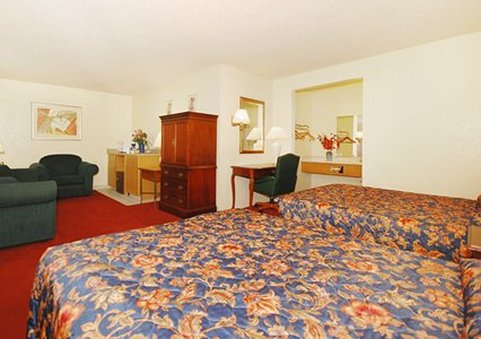 Rodeway Inn & Suites - Tacoma, WA