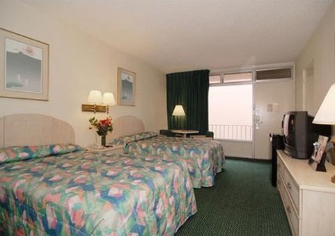 Econo Lodge Space Center - Cocoa, FL