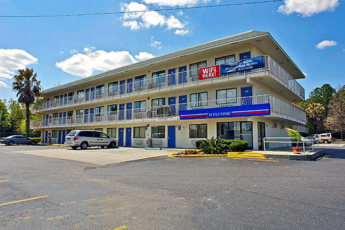 Motel 6