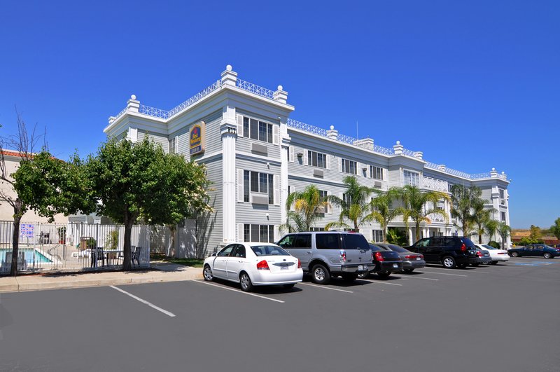 Best Western Luxury Inn - Tracy, CA