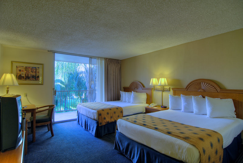 Crystal Palace Inn & Suites - Bakersfield, CA