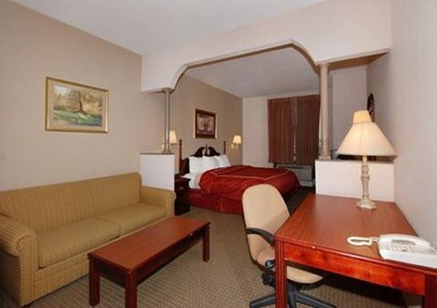 Rodeway Inn & Suites