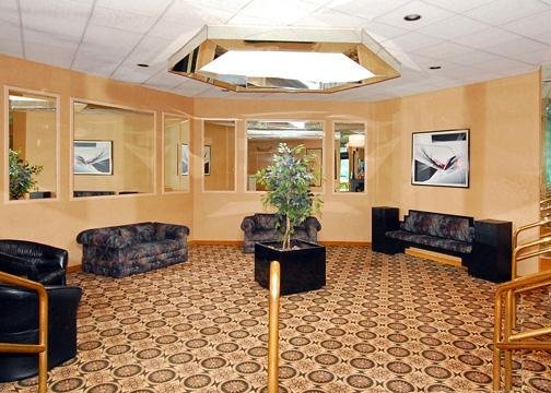 Econo Lodge - Somerset, NJ