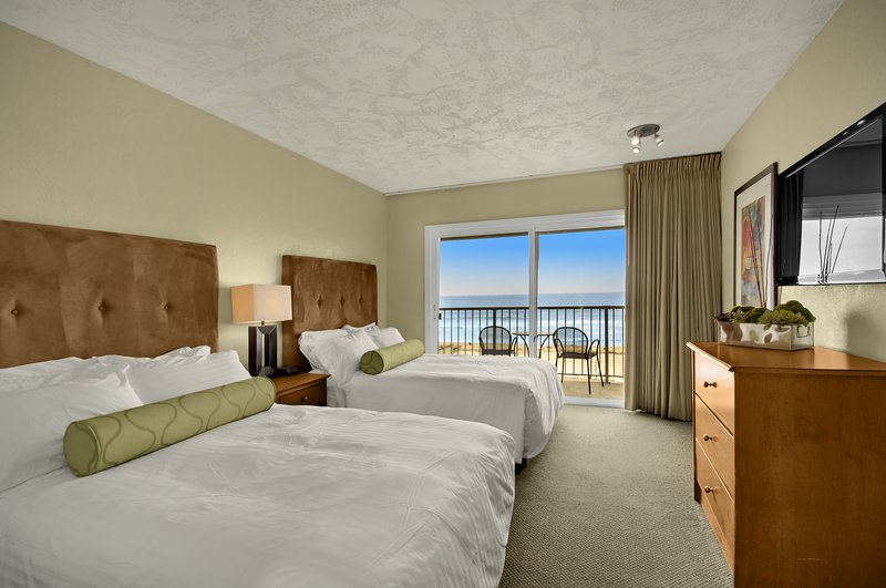 Surfer Beach Hotel - San Diego, CA