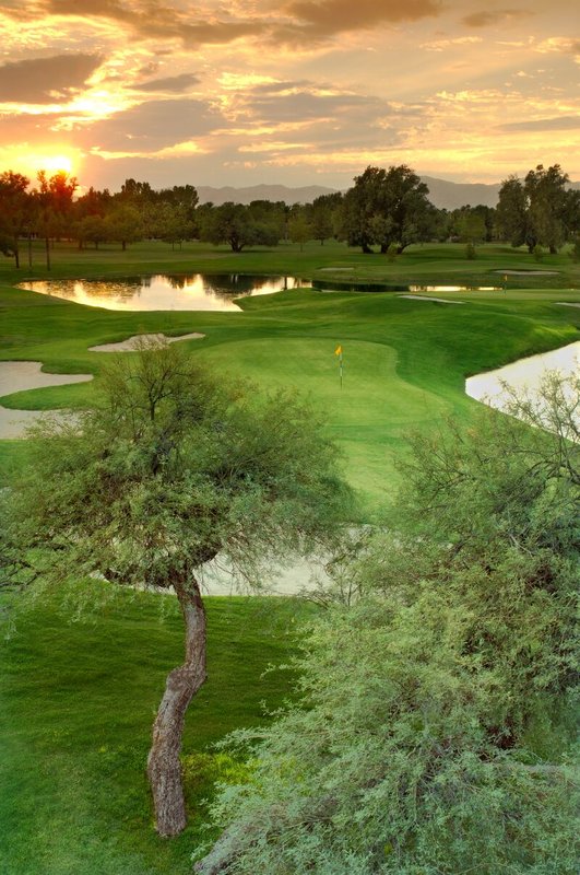 Red's Bar & Grill At The Wigwam Resort - Litchfield Park, AZ