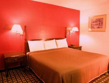 Knights Inn Slaton - Slaton, TX