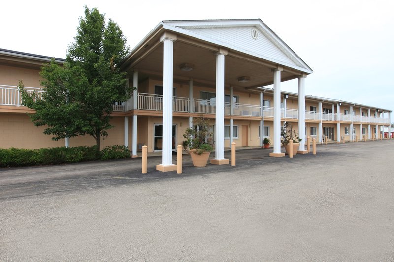 AMERICAS BEST VALUE INN - Austinburg, OH