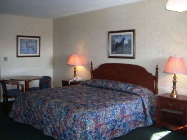 Executive Inn - Tullahoma, TN
