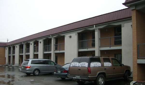 Executive Inn - Tullahoma, TN