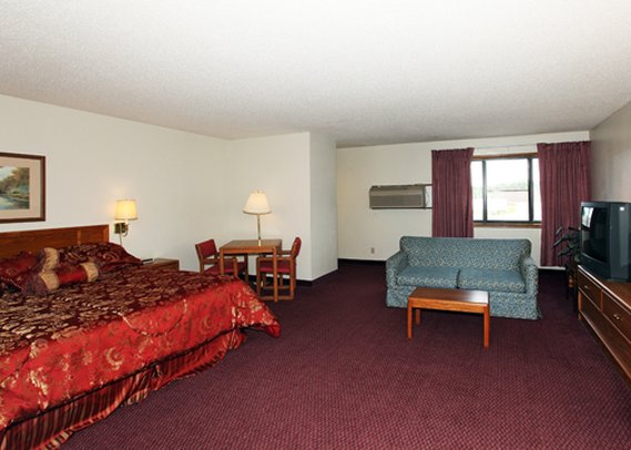 Pine Ridge Inn - Merrill, WI