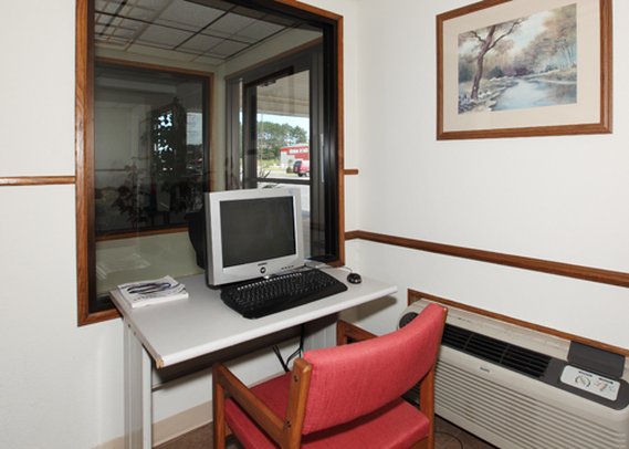 Pine Ridge Inn - Merrill, WI