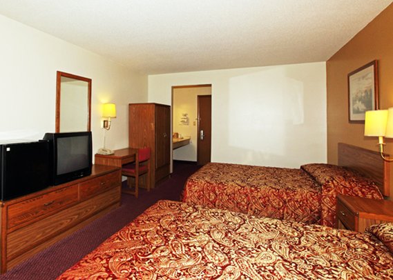 Pine Ridge Inn - Merrill, WI