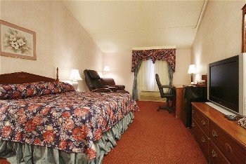Fireside Inn & Suites - West Lebanon, NH